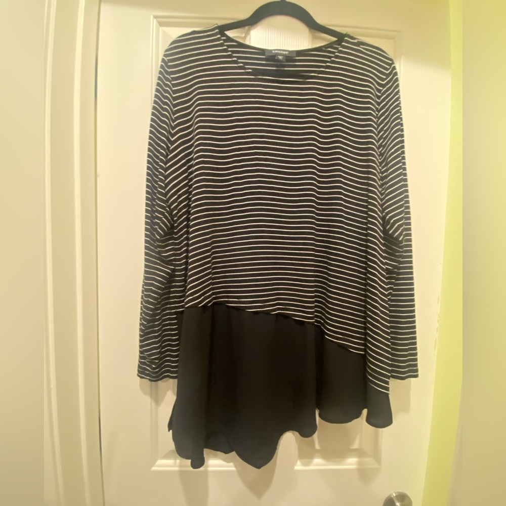 Karen Kane 2X black and white top